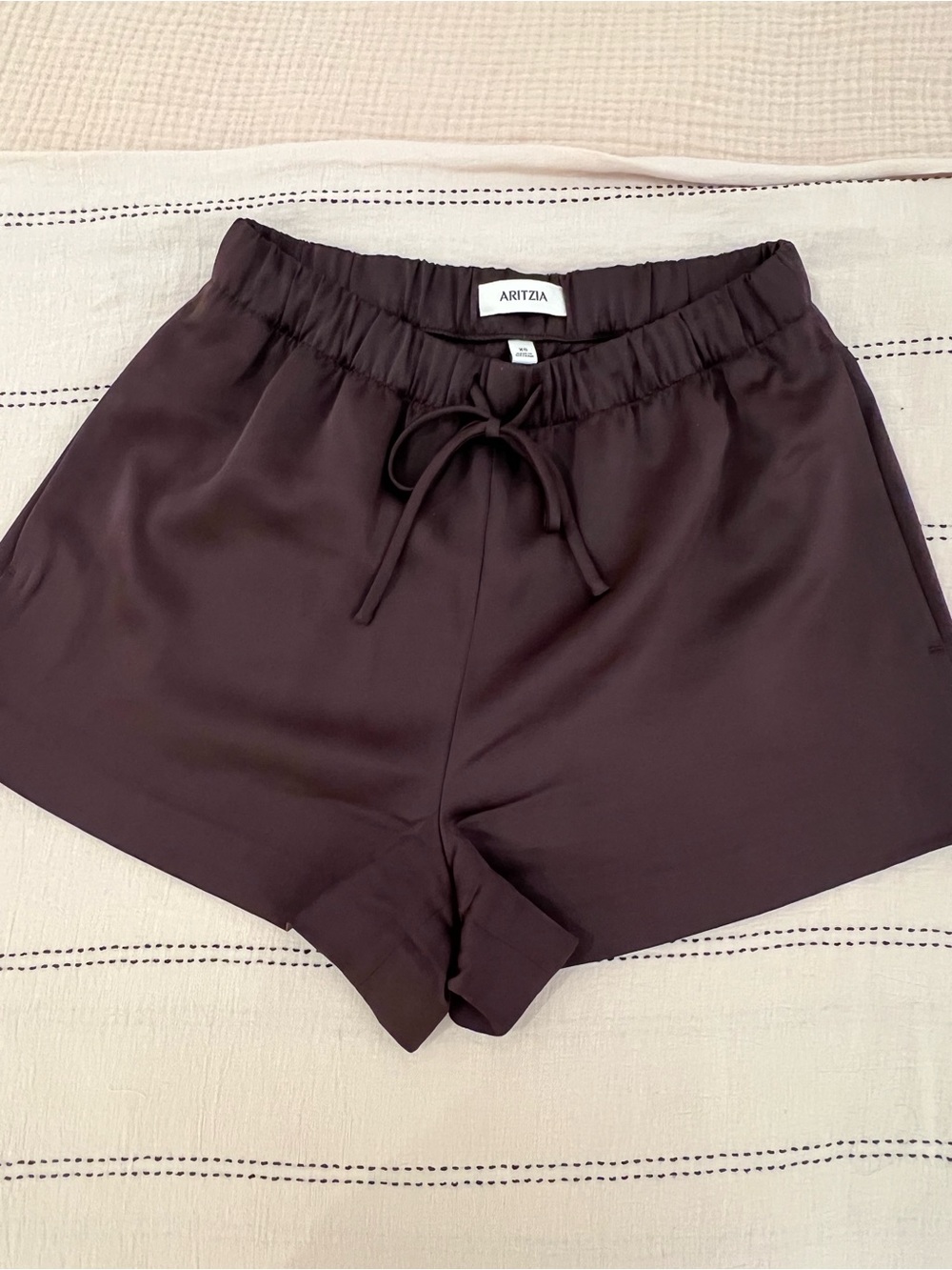 Aritzia The Lodge Satin Mini Satin Shorts Brown XS